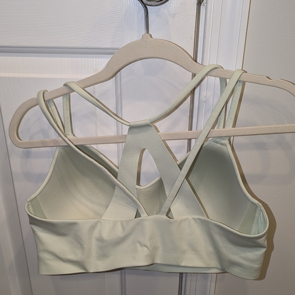 "All in motion" sports bra - Picture 4 of 6